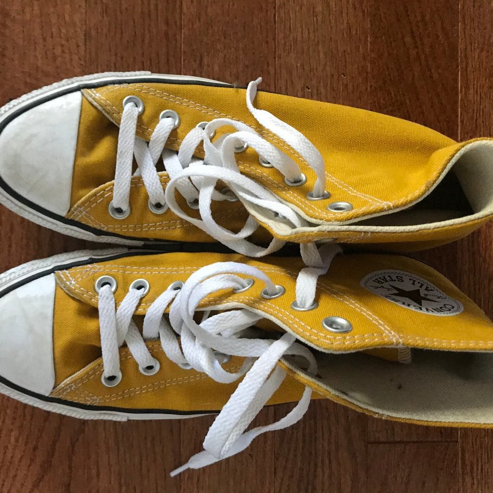 Womens Size 9 Chuck Tailor Converse